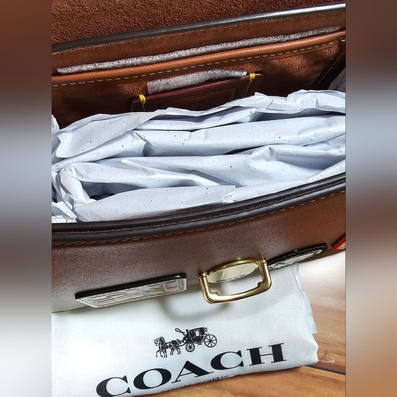 Coach Patches Studio 19 Bag Tan Leather NWT Coach C8078 here on itsasalesworld - Picture 6 of 13